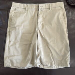 Greg Norman size 32 khaki shorts